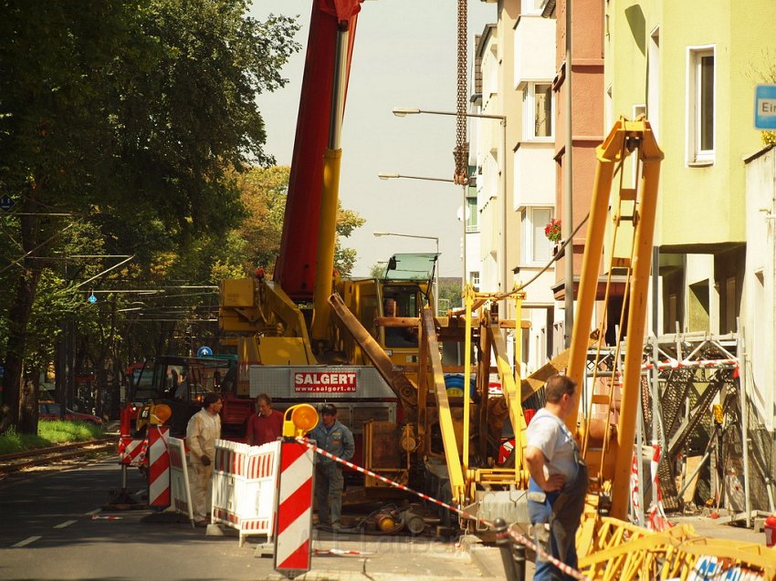 Baukran umgestuerzt Koeln Suelz Suelzguertel P189.JPG